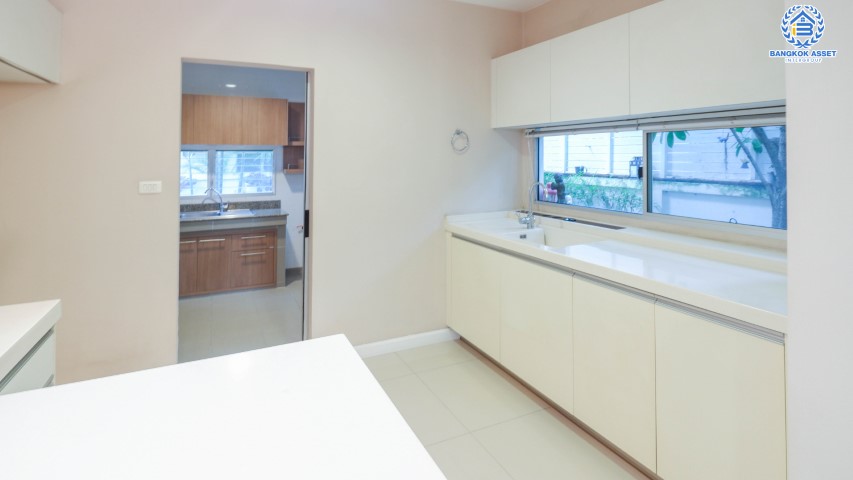 *****บ้านเดี่ยวมือสอง ม. มัณฑนา แจ้งวัฒนะ-ราชพฤกษ์ บ้านสวยมาก พร้อมเข้าอยู่ เนื้อที่กว่า 58.40  ฟังก์ชันครบครัน 3 ห้องนอน 3 ห้องน้ำ พร้อมมีห้องอเนกประสงค์ 1 ห้อง 2 ที่จอดรถ บรรยากาศร่มรื่นมาก พร้อมแวดล้อมไปด้วยสิ่งอำนวยความสะดวก และสาธารณูปโภคมากมาย  บนทำเลดี ที่เชื่อมสู่ถ.แจ้งวัฒนะได้อย่างรวดเร็ว